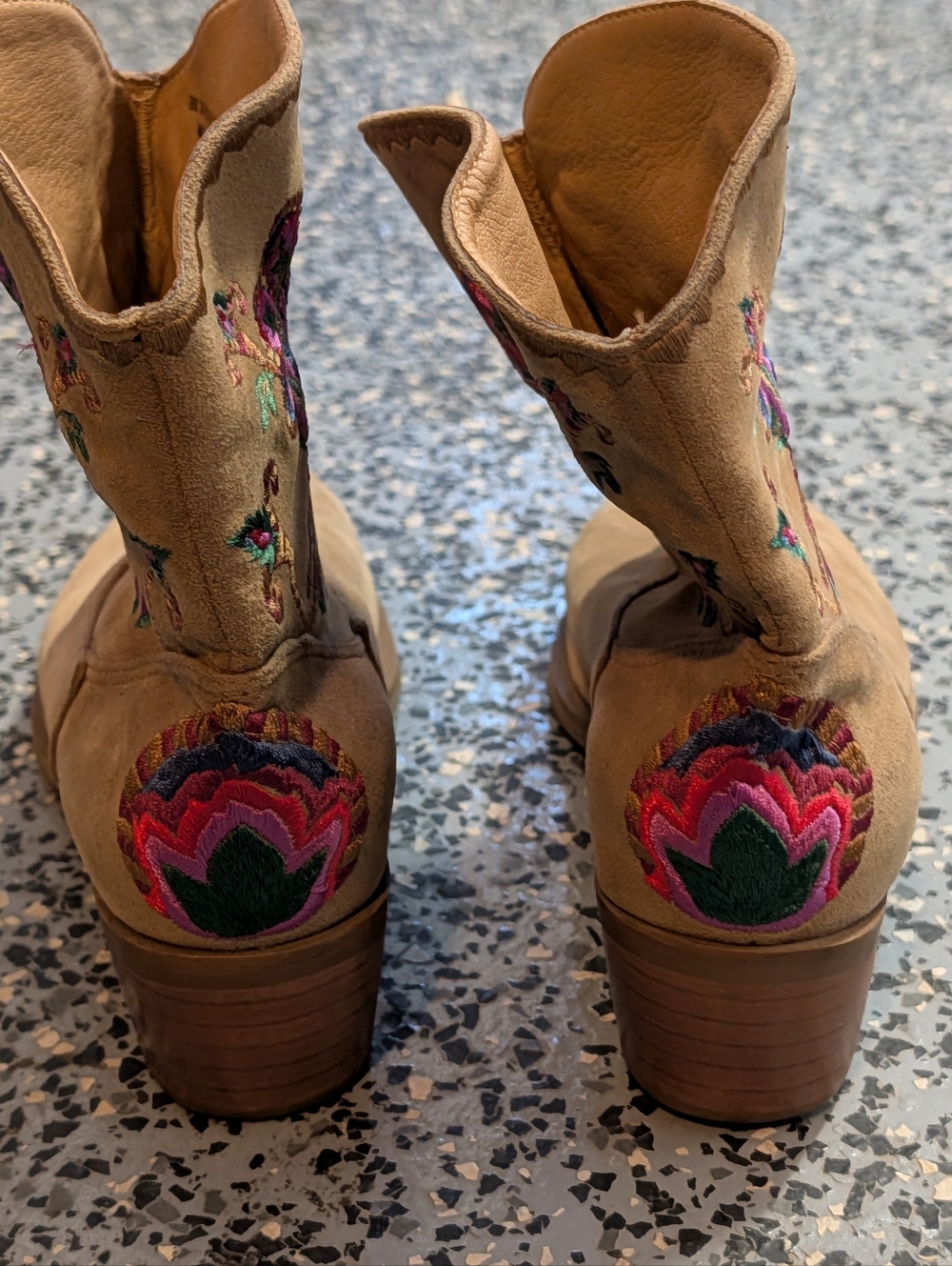 Farm Rio Marsala Boho Embroidered Ankle Western Leather Short Cowboy Boot Size 8 - Picture 6 of 11